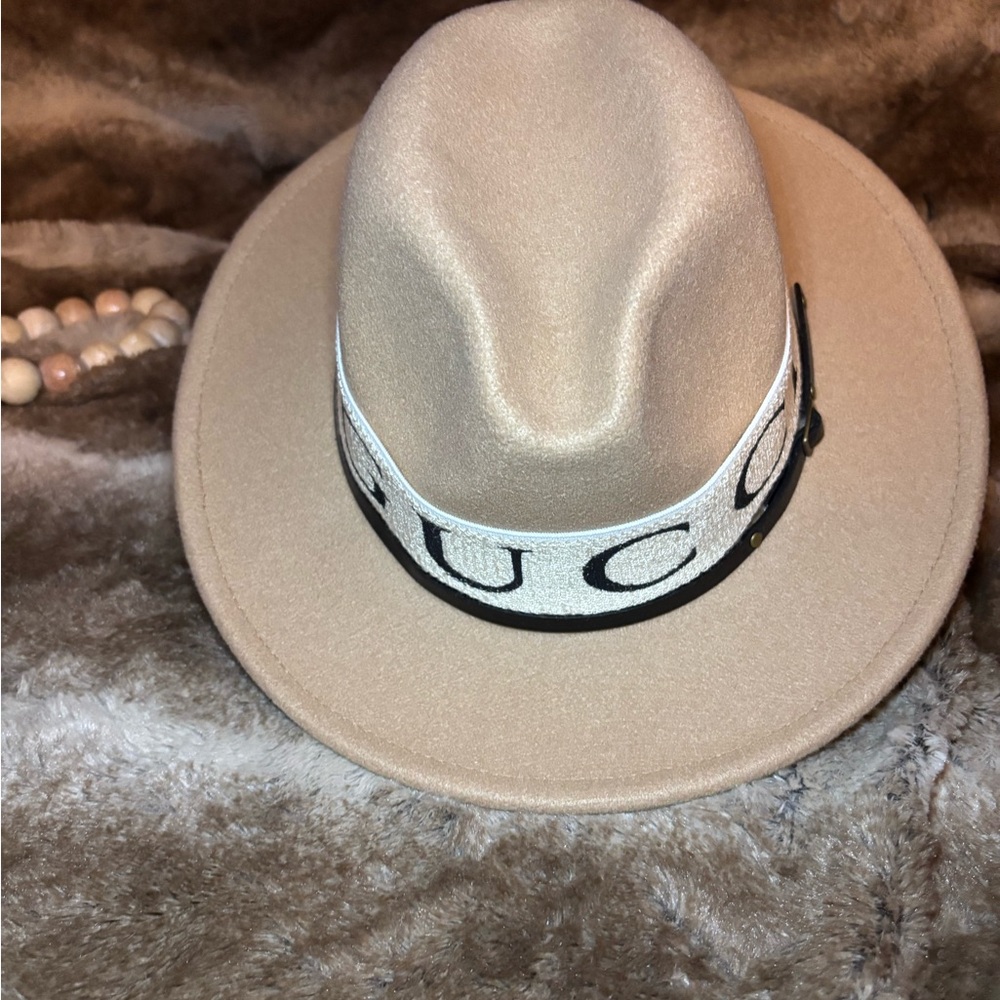 Beige Fedora with Gucci Logo Band - Picture 7 of 8